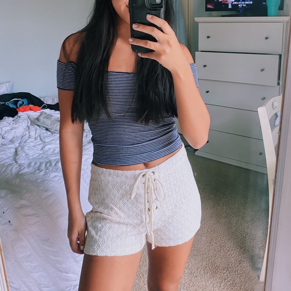 Women’s Forever 21 Lace Up Shorts
